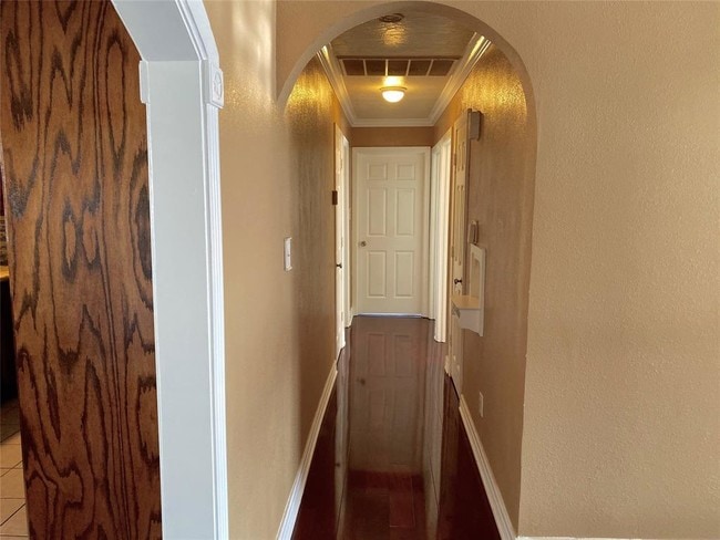 Building Photo - 1301 Bayswater Dr