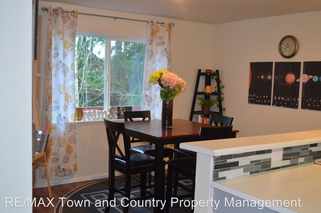 Building Photo - 3 br, 2.5 bath House - 1331 NW Slate Ln #104