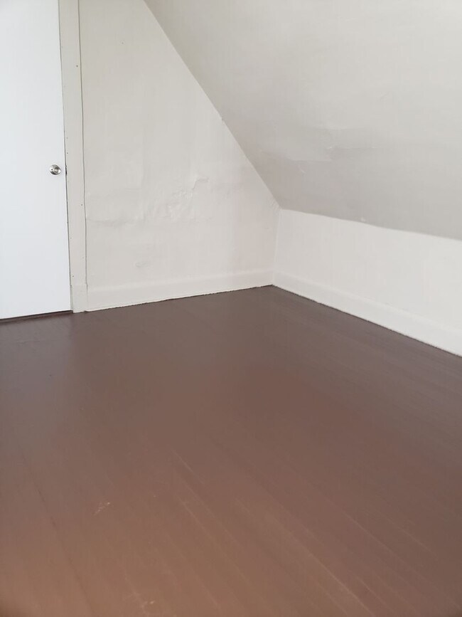 Building Photo - 2432WConcordiaK