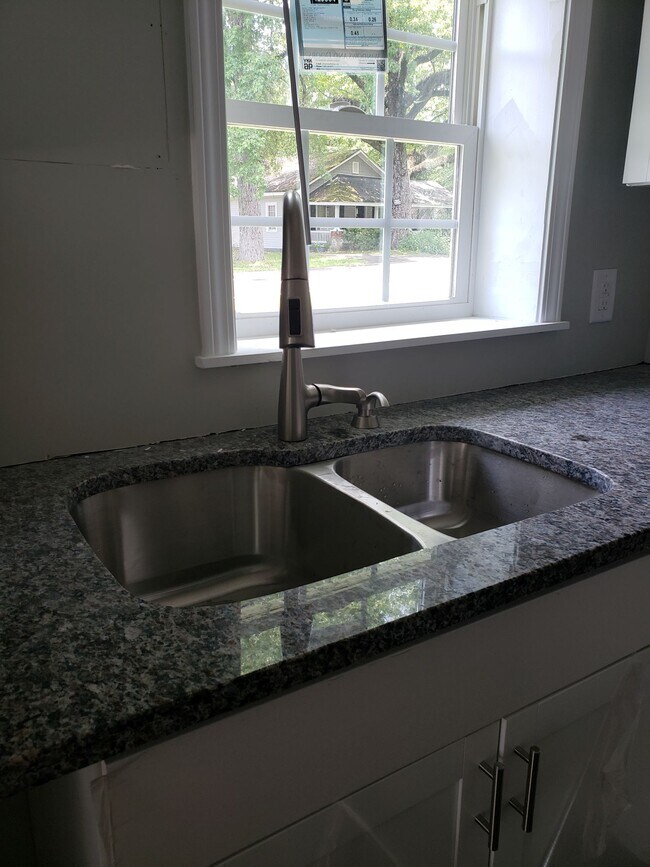 Foto del edificio - 1021 Pine St