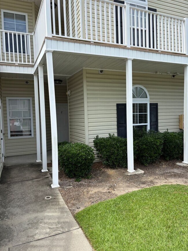 Foto del edificio - 3-Bedroom, 2-Bedroom Condo