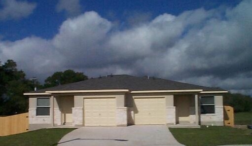 Foto del edificio - 711-733 Rosewood Ave