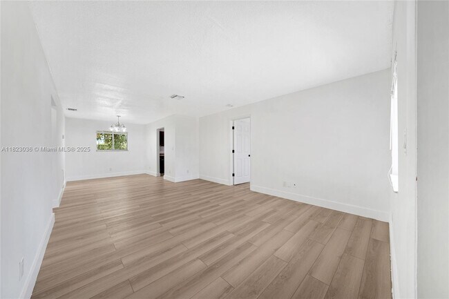 Foto del edificio - 2530 NW 26th Ave