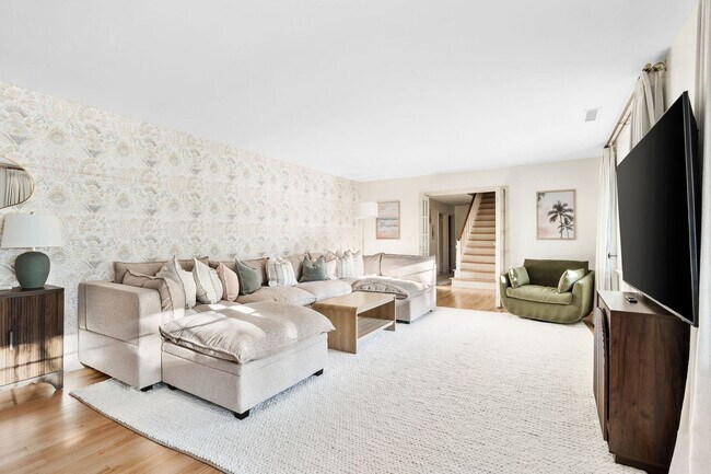 Foto del edificio - 1790 Wilshire Dr