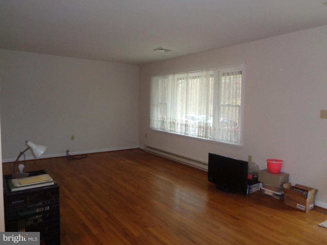 36 Beach Rd, Mount Laurel Township, NJ 08054 House for Rent in Mount