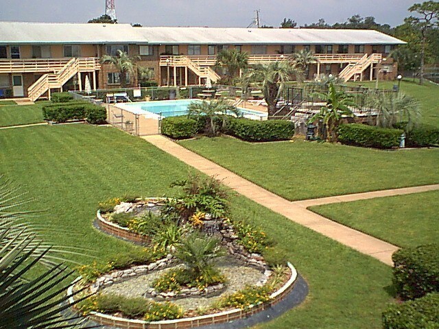 Foto del edificio - 726 Eglin Pky NE