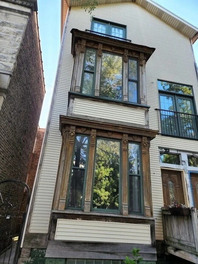 Foto del edificio - 1654 N Richmond St