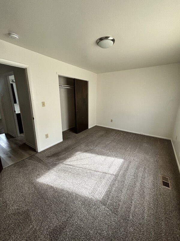 Foto del edificio - 464-32 1/8 32 1/8 Rd