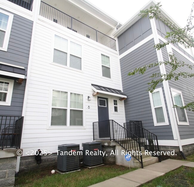 Building Photo - 105 Duke St