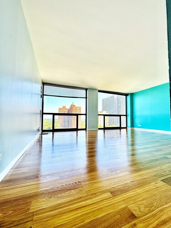 Foto del edificio - 4343 N Clarendon Ave