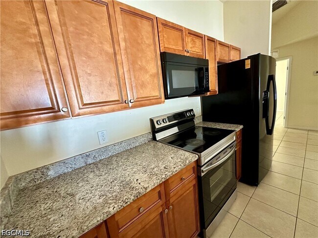 Foto del edificio - 149 Santa Barbara Blvd S