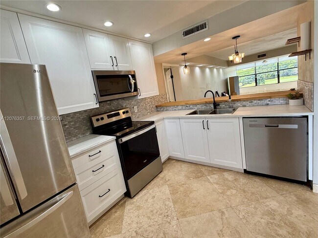 Building Photo - 1520 Whitehall Dr