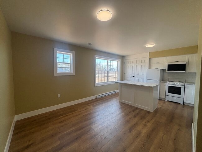Building Photo - Apartment for Rent