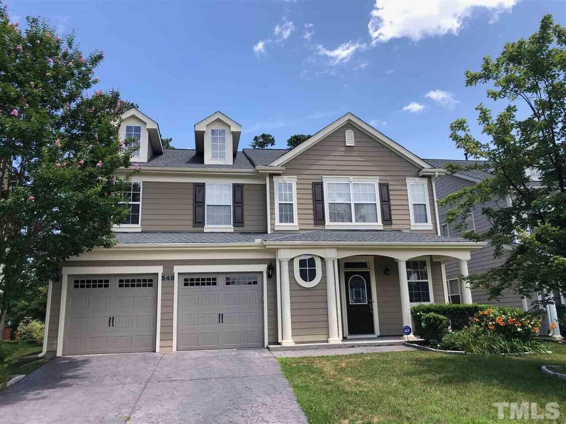 Foto principal - 548 Front Ridge Dr