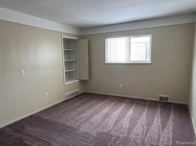 Foto del edificio - 16481 E 10 Mile Rd