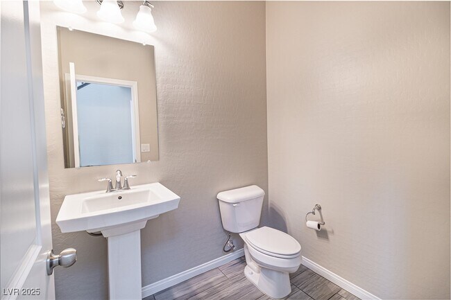 Building Photo - 1005 Cetona Ct