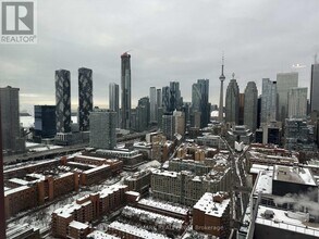 Building Photo - 180 Front St E