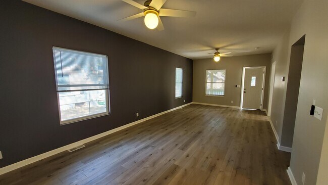 Building Photo - 1111 Peach St