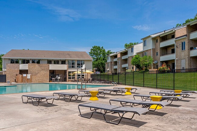 Foto del edificio - The Apartments at Saddle Brooke