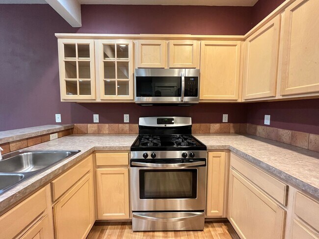 Foto del edificio - Charming West Portland Park 3 Bed + Den 2....