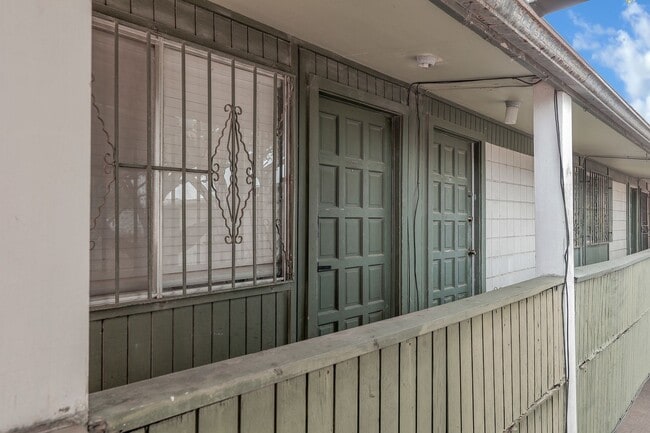 Building Photo - 519 S 4th Ave