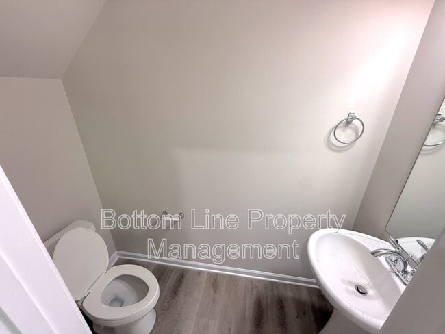 Building Photo - 9016 Stoney Waters Ct