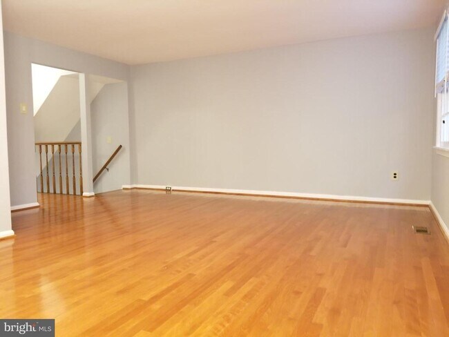 Foto del edificio - 8223 Goldstream Ct