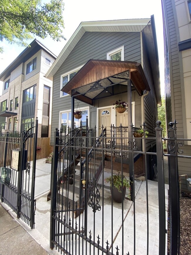 Building Photo - 2241 N Rockwell St