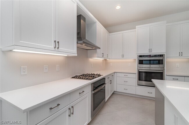 Foto del edificio - 12750 Woodbury Dr