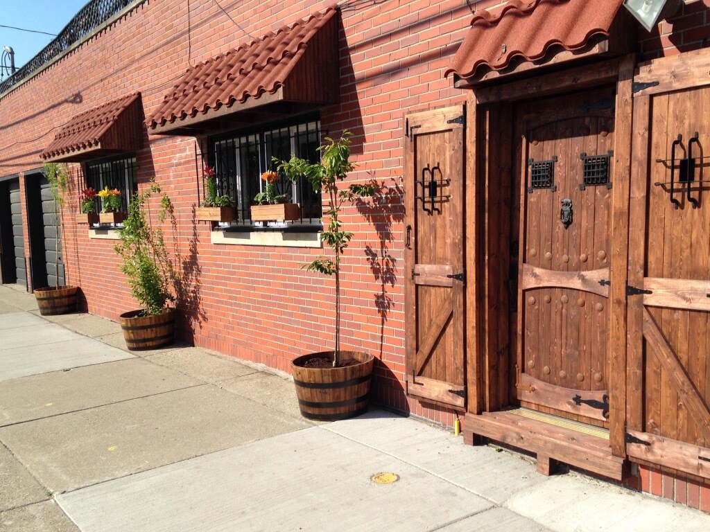 Primary Photo - 2462 Florian St