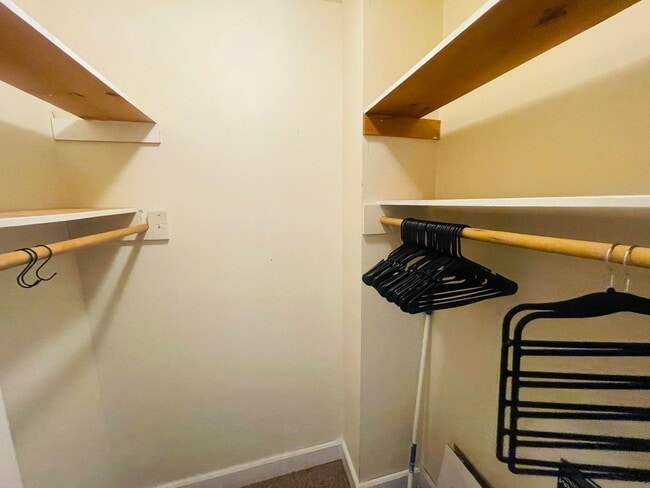 Building Photo - 285.5 Hudson Ave