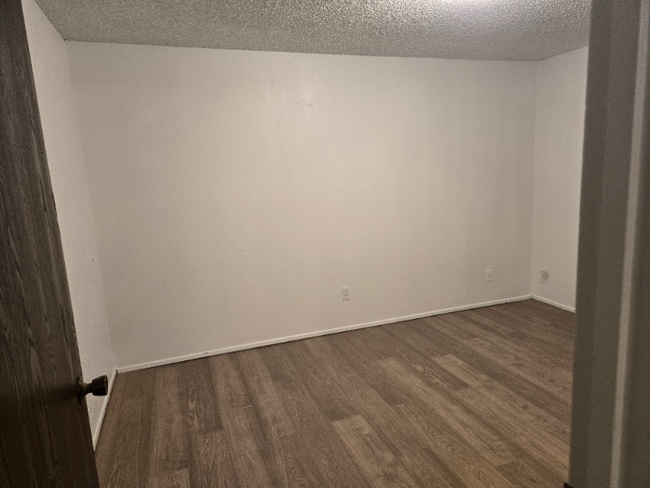 Foto del edificio - 3311 E 21st St