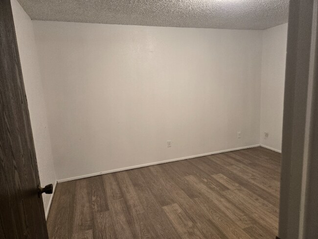Foto del edificio - 3311 E 21st St