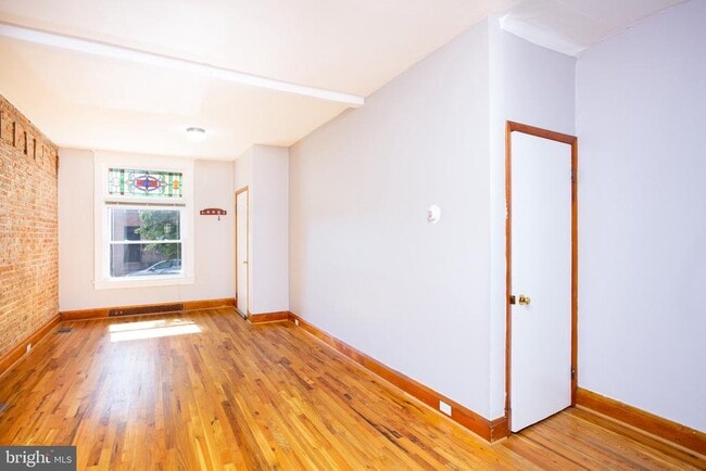 Building Photo - 639 S Montford Ave