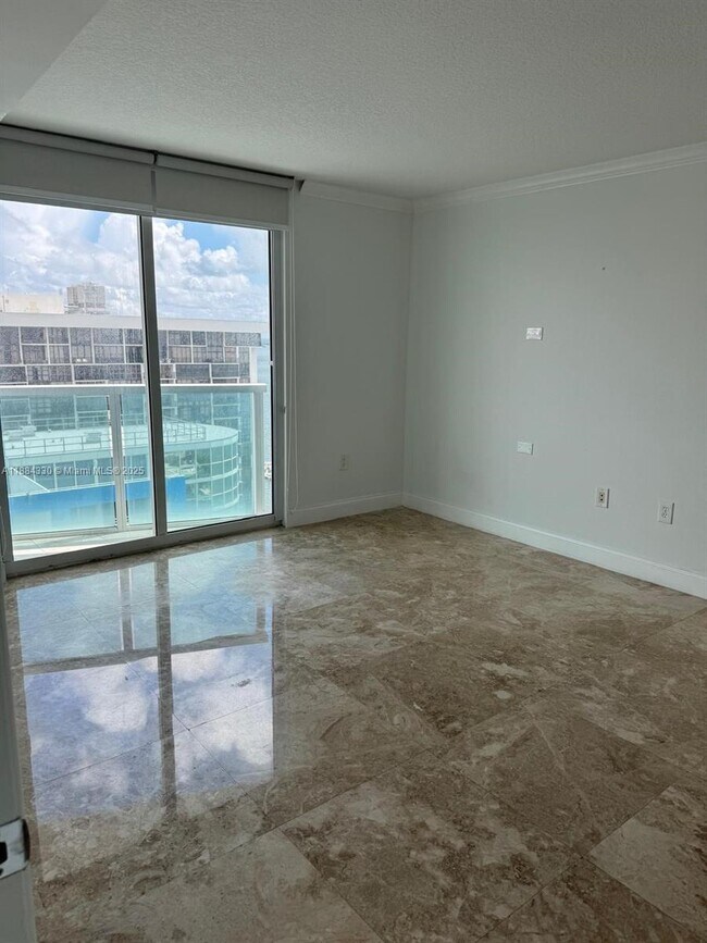 Foto del edificio - 2101 Brickell Ave