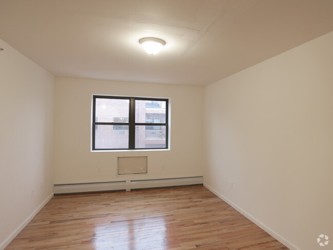 Interior Photo - Alma East