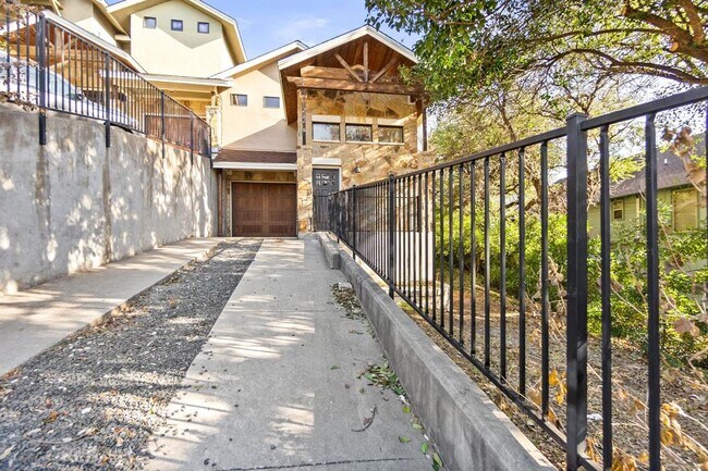 Building Photo - 1212 Woodland Ave