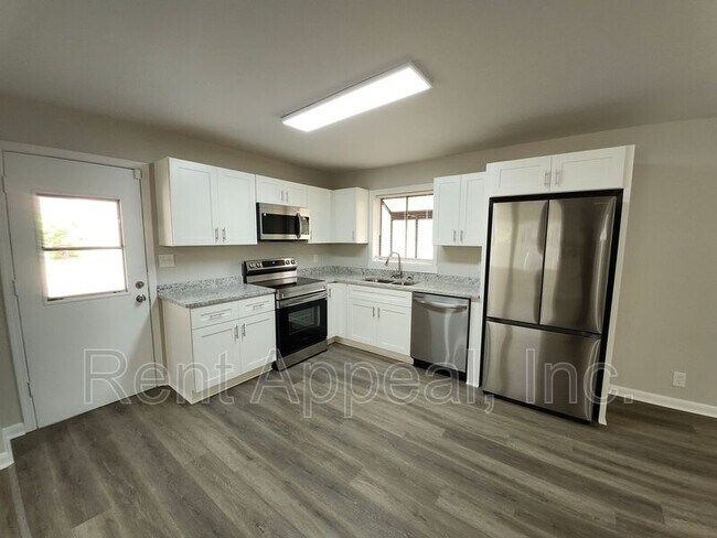 Foto del edificio - 5370 Longmeadow Ln