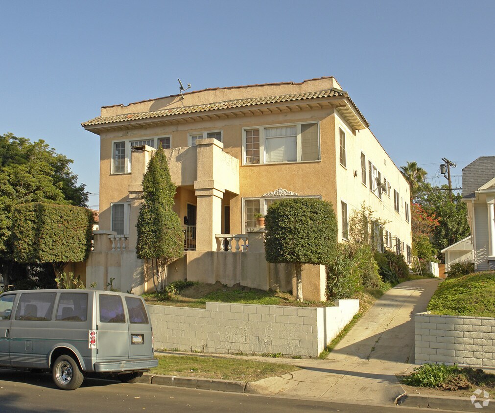Foto del edificio - 1160-1162 S Bronson Ave