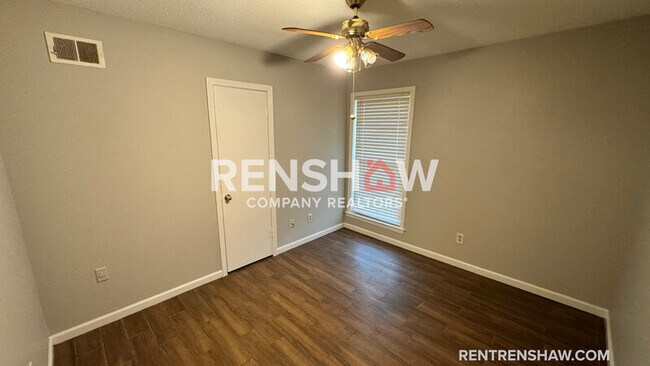 Foto del edificio - 1169 Nester Cove