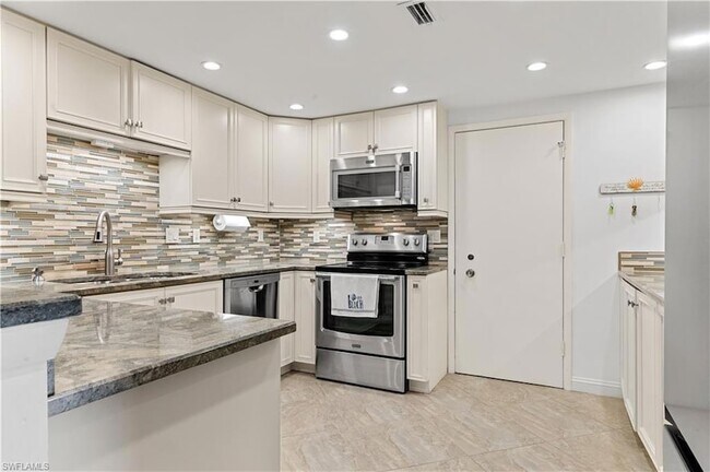 Foto del edificio - 3399 Gulf Shore Blvd N