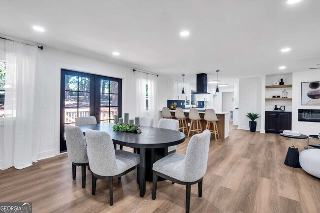 Foto del edificio - 2615 Holly Ln