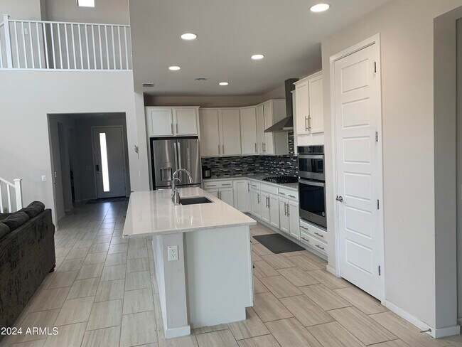 Building Photo - 3441 E Los Gatos Dr