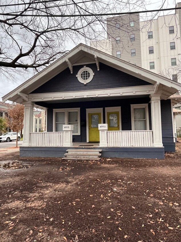 Primary Photo - 3 Bed House - Heart of West Campus