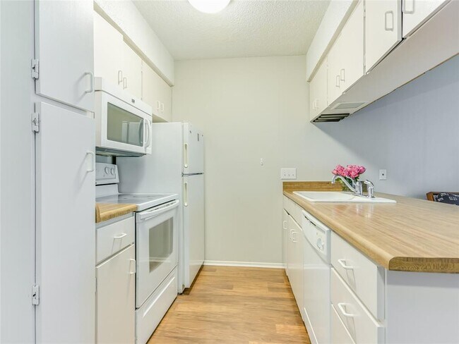Foto del edificio - 910 Duncan Ln