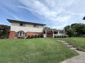 Building Photo - 1343 Oakhill Ave