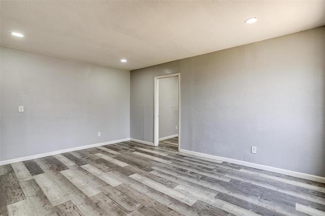 Building Photo - 2517 Glencrest Dr