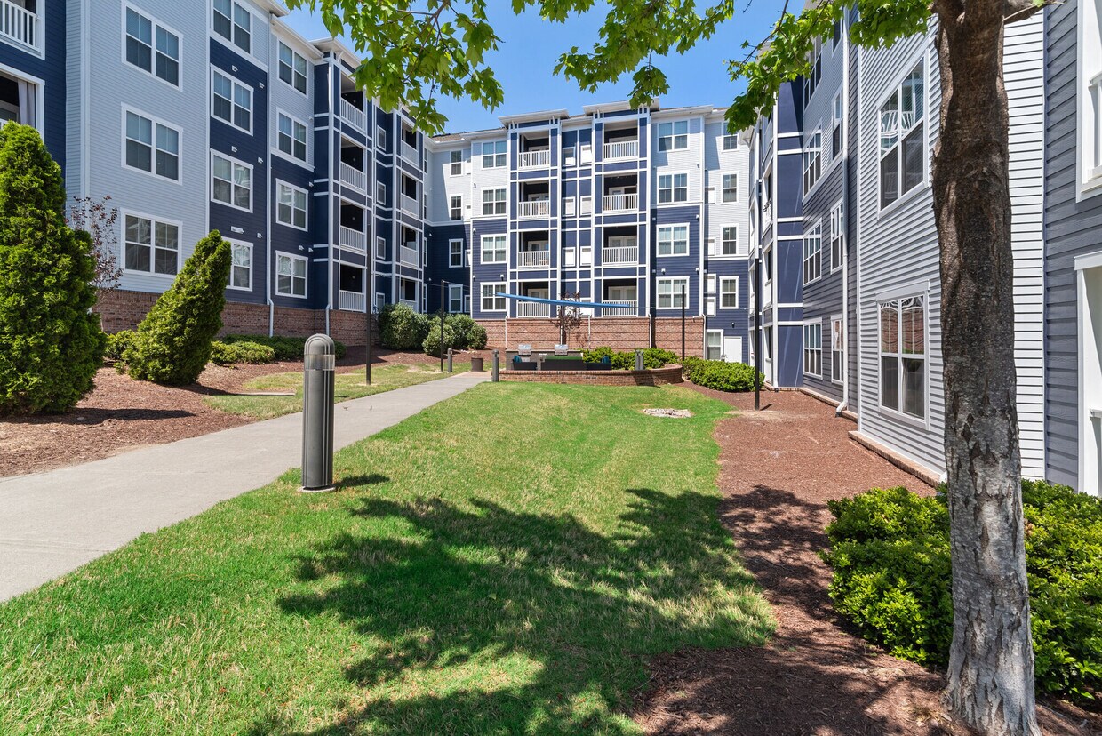 Level at 401 Apartments 5721 Goodstone Dr Raleigh, NC
