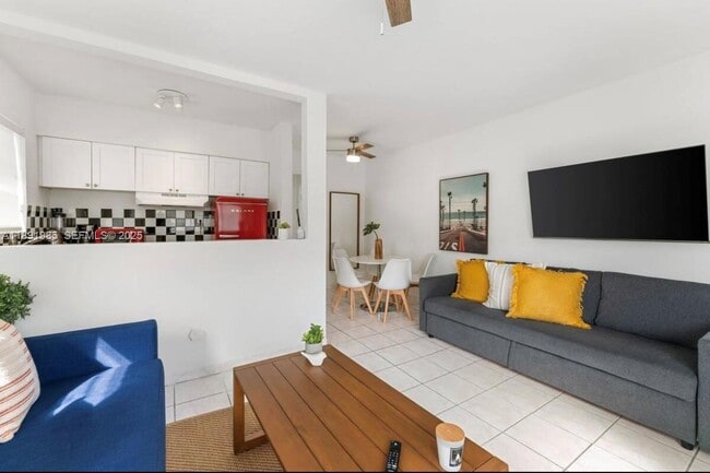 Foto del edificio - 7721 Harding Ave