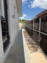 Building Photo - 612 NW 43rd Ct
